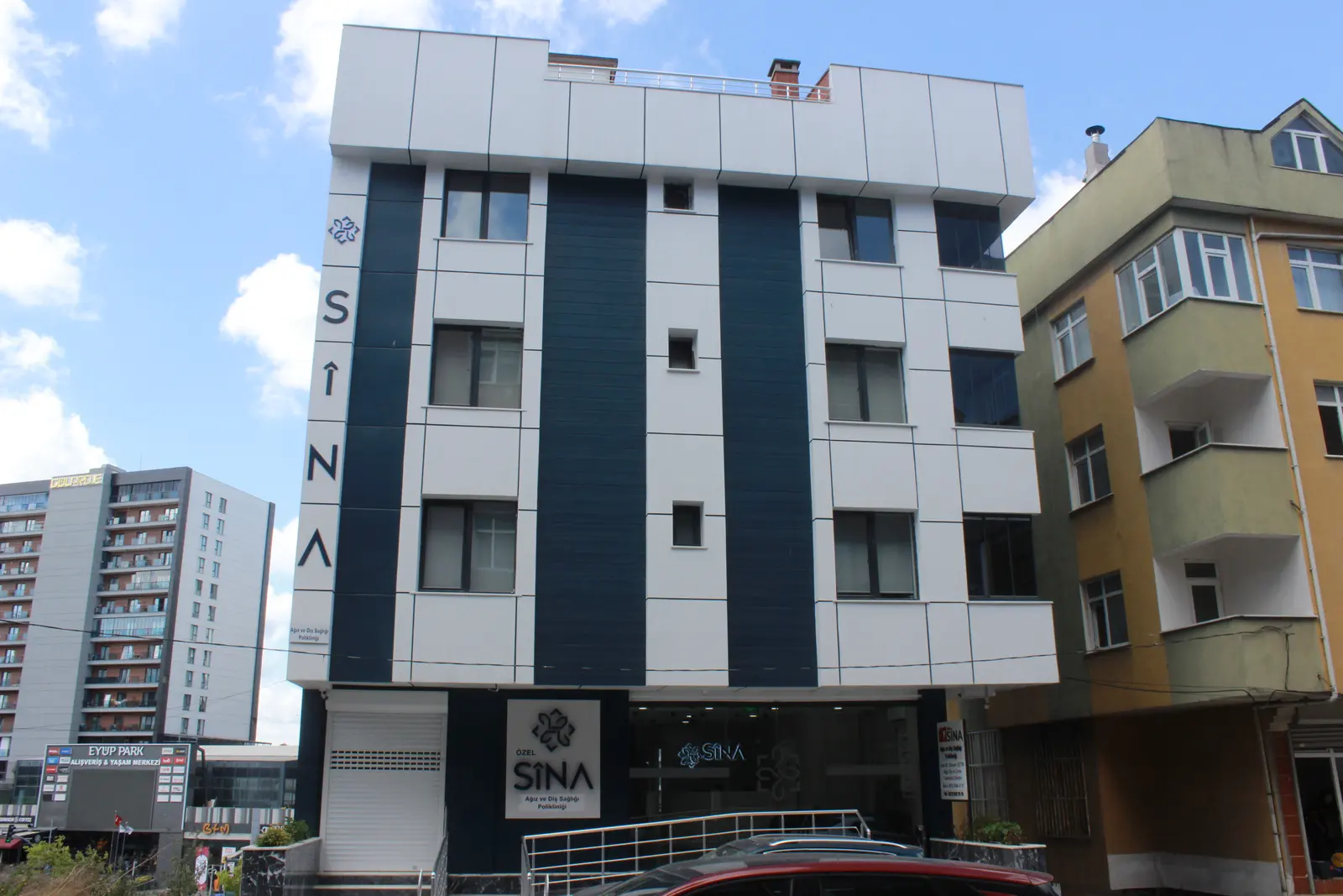 Clinic-provided photograph of Sina Dental Clinic