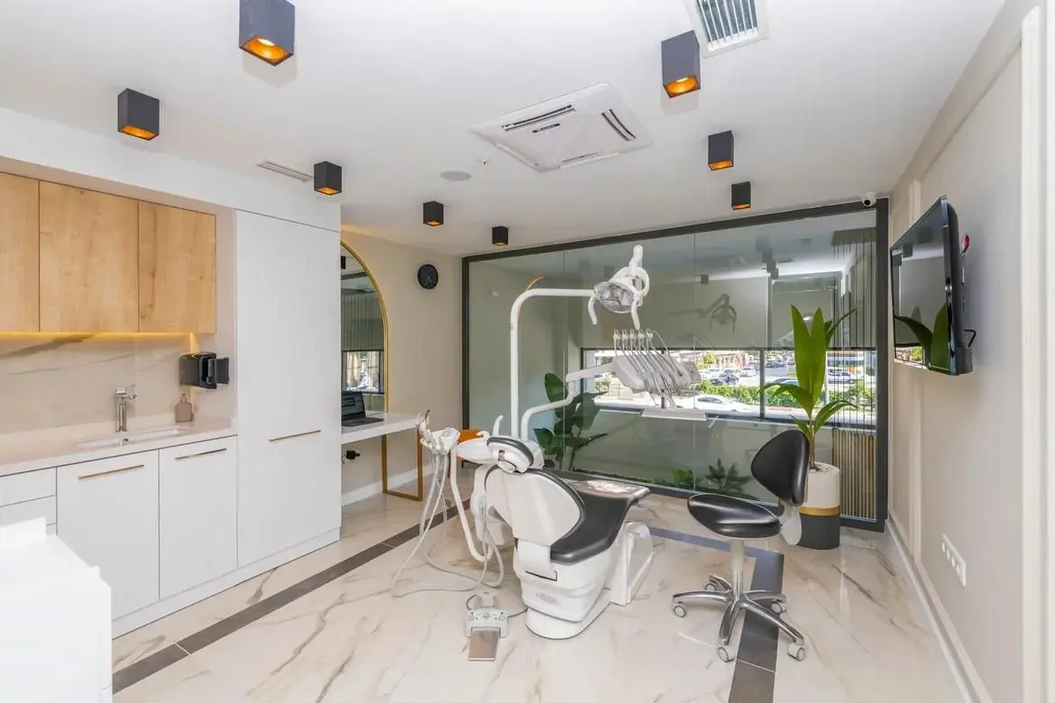 Clinic-provided photograph of Turuncu Muratpaşa Dental Clinic