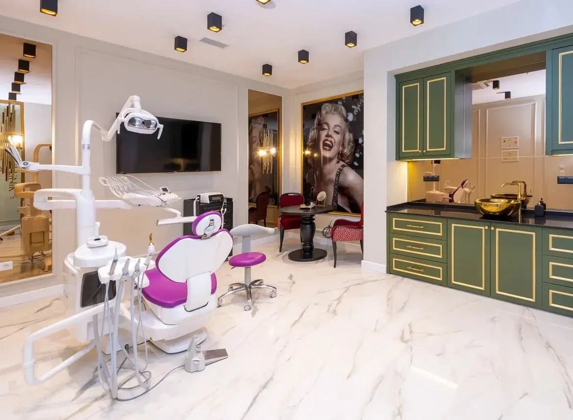 Clinic-provided photograph of Turuncu Muratpaşa Dental Clinic