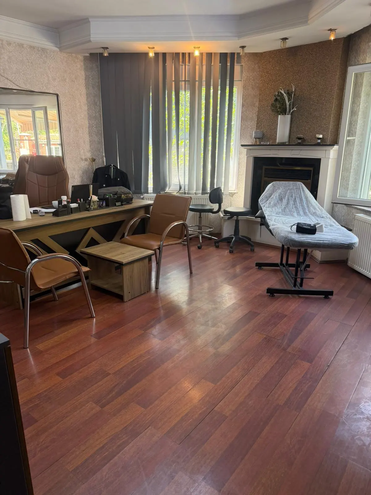 Clinic-provided photograph of Dr Oktay Tosun