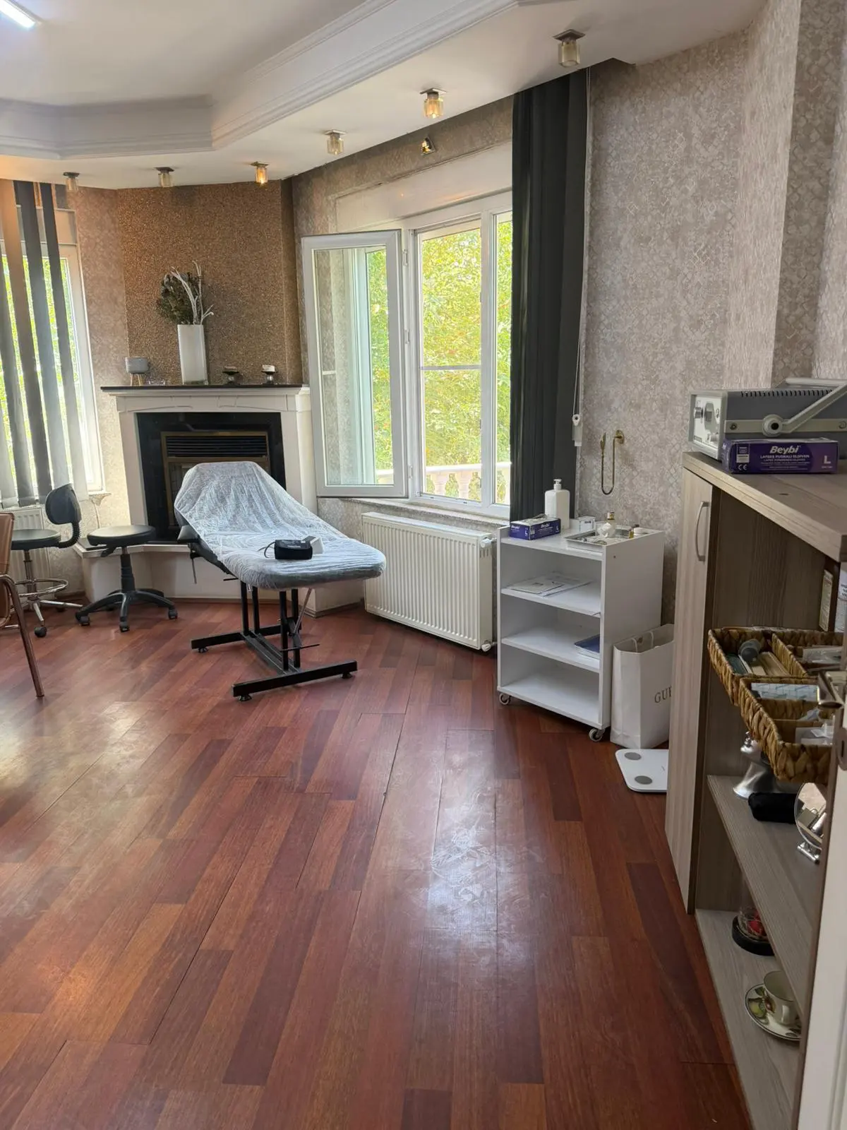 Clinic-provided photograph of Dr Oktay Tosun