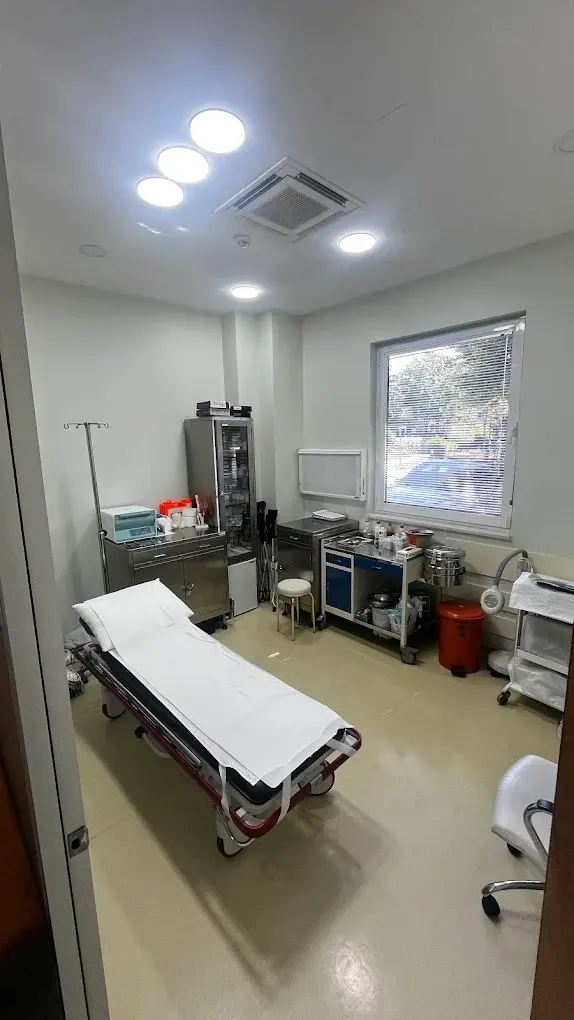 Clinic-provided photograph of Dr İsmail Yılmaz