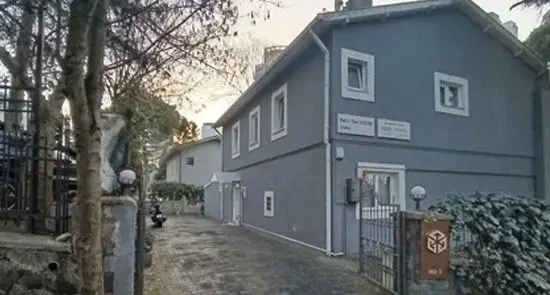 Clinic-provided photograph of Prof. Dr Tibet Erdoğru