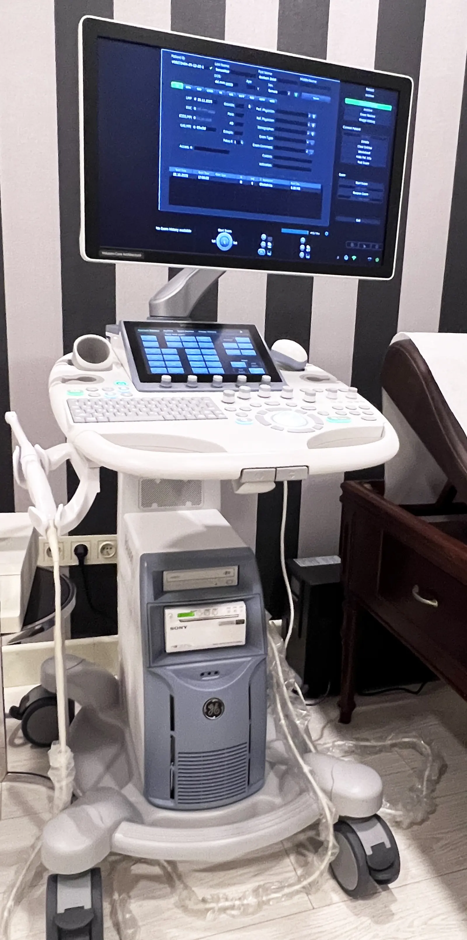 Clinic-provided photograph of Dr Berra Önsoy