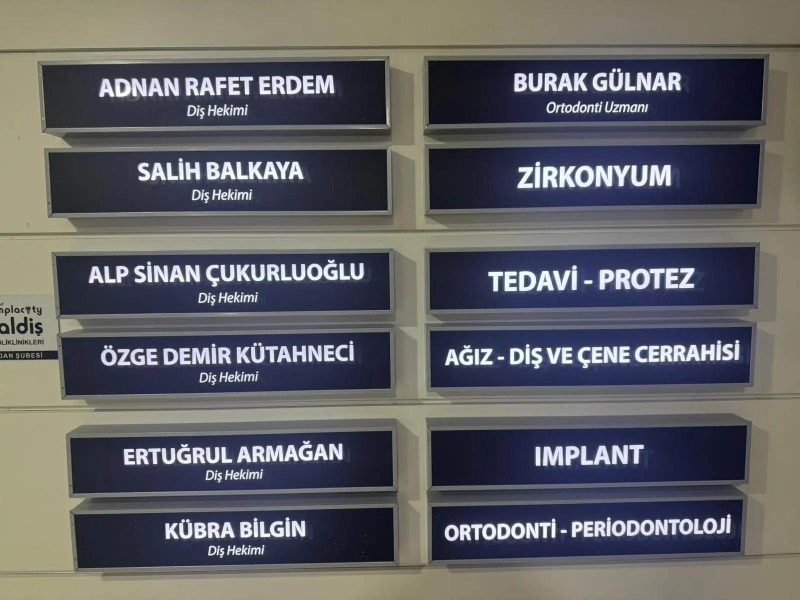 Von der Klinik bereitgestelltes Foto von Implacity Oraldiş Zahnklinik