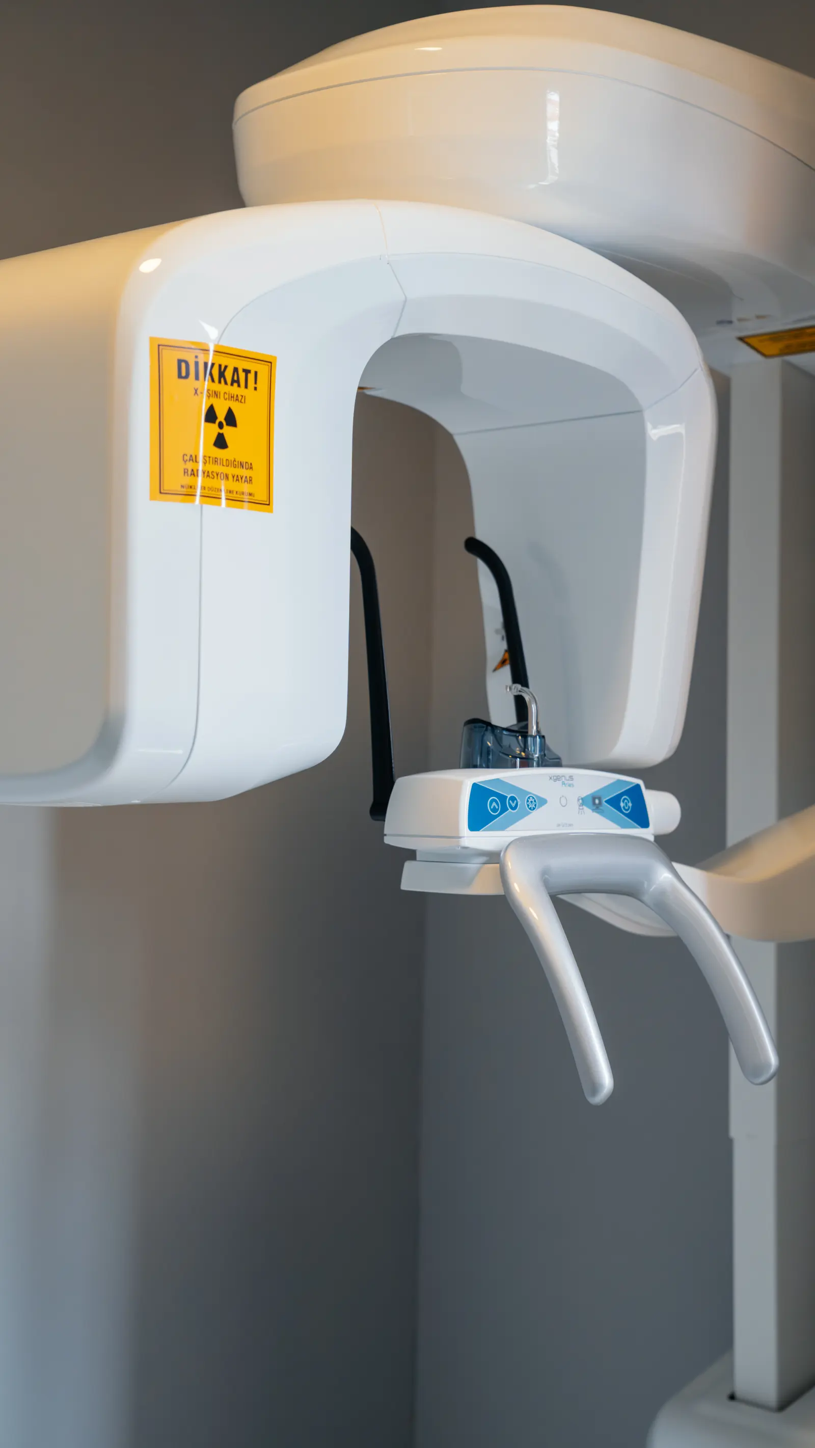 Von der Klinik bereitgestelltes Foto von Dr. Kibar Emre Mert
