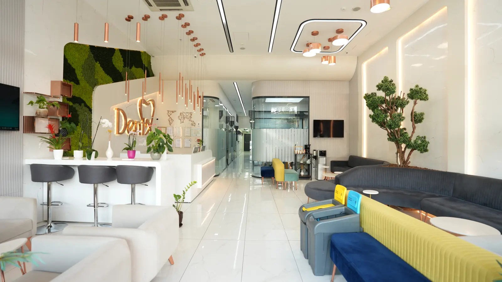 Clinic-provided photograph of Dent X 5.Levent