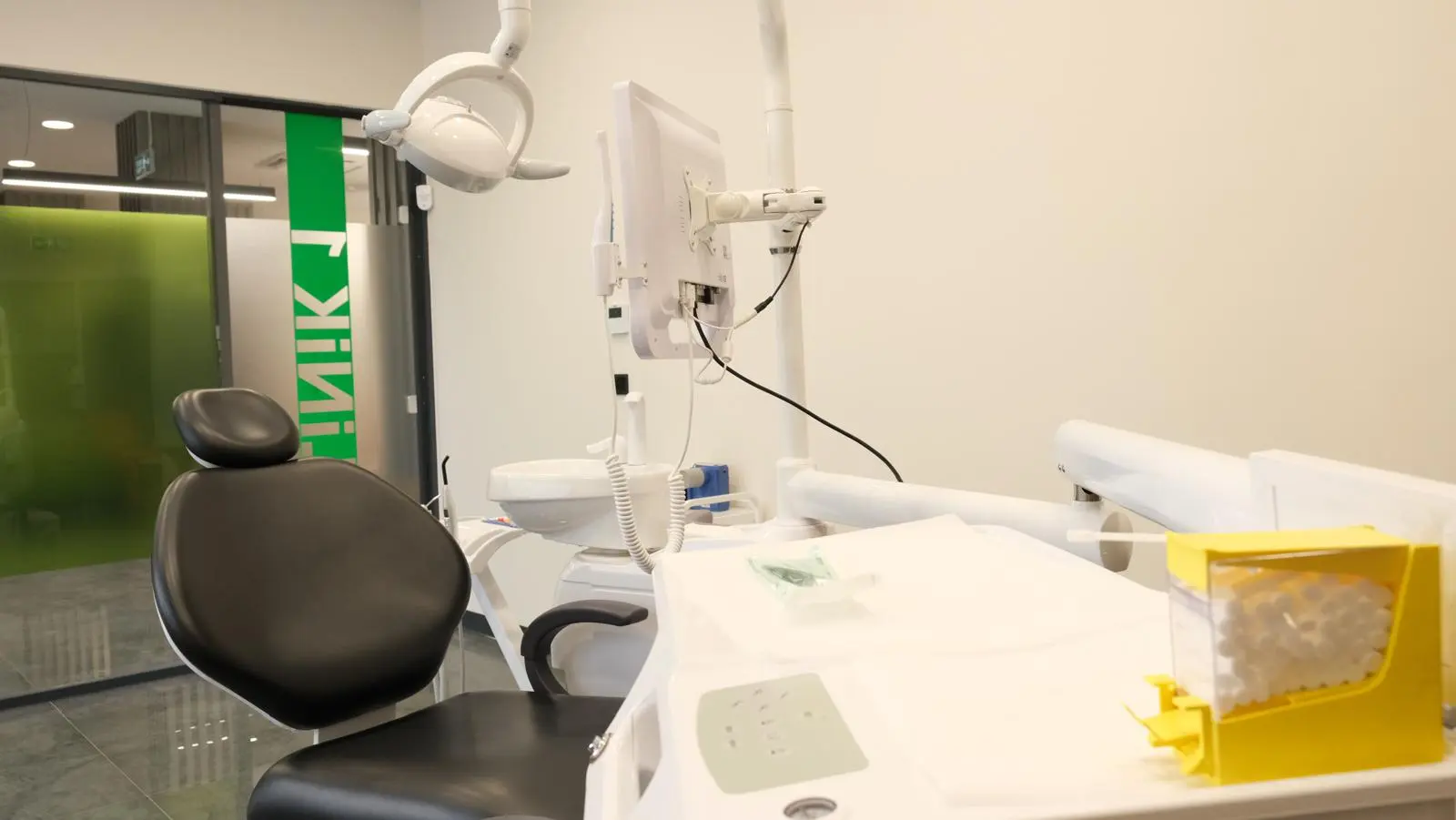 Clinic-provided photograph of Yaprak Dent