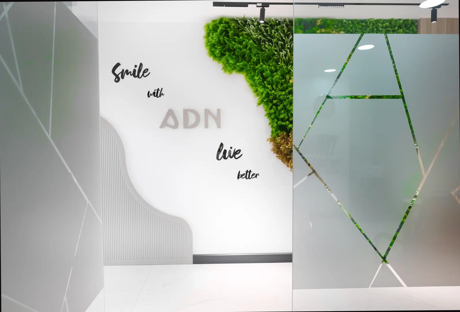 Von der Klinik bereitgestelltes Foto von ADN Zahnklinik