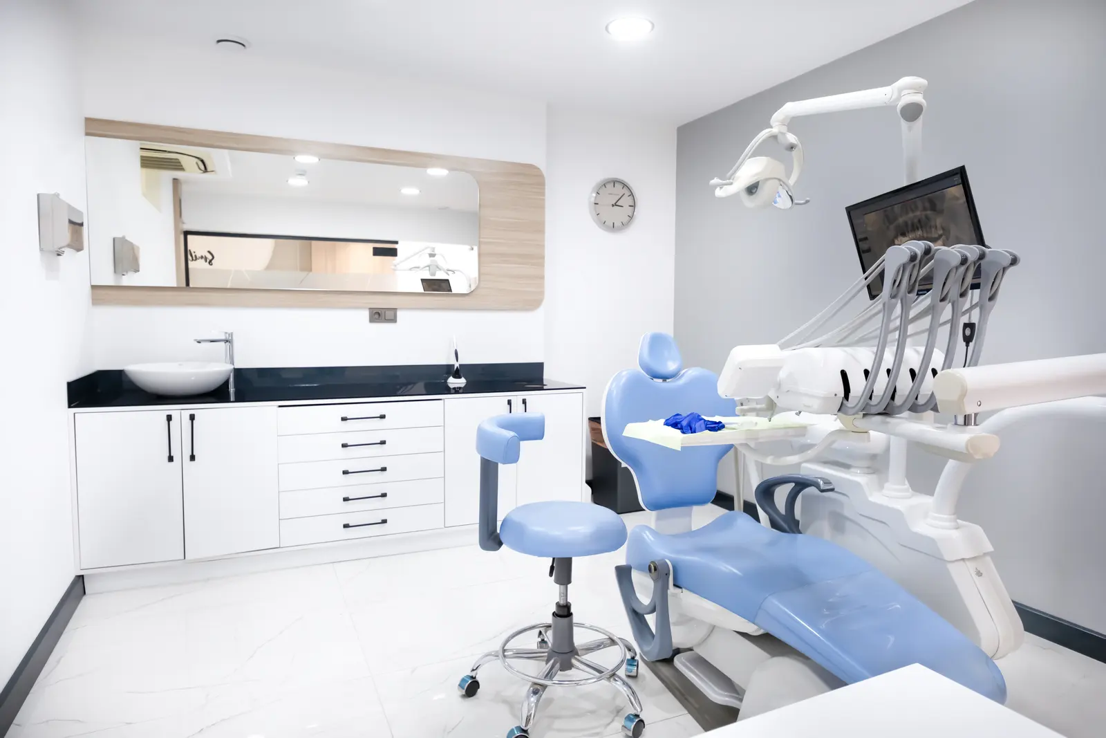 Von der Klinik bereitgestelltes Foto von ADN Zahnklinik