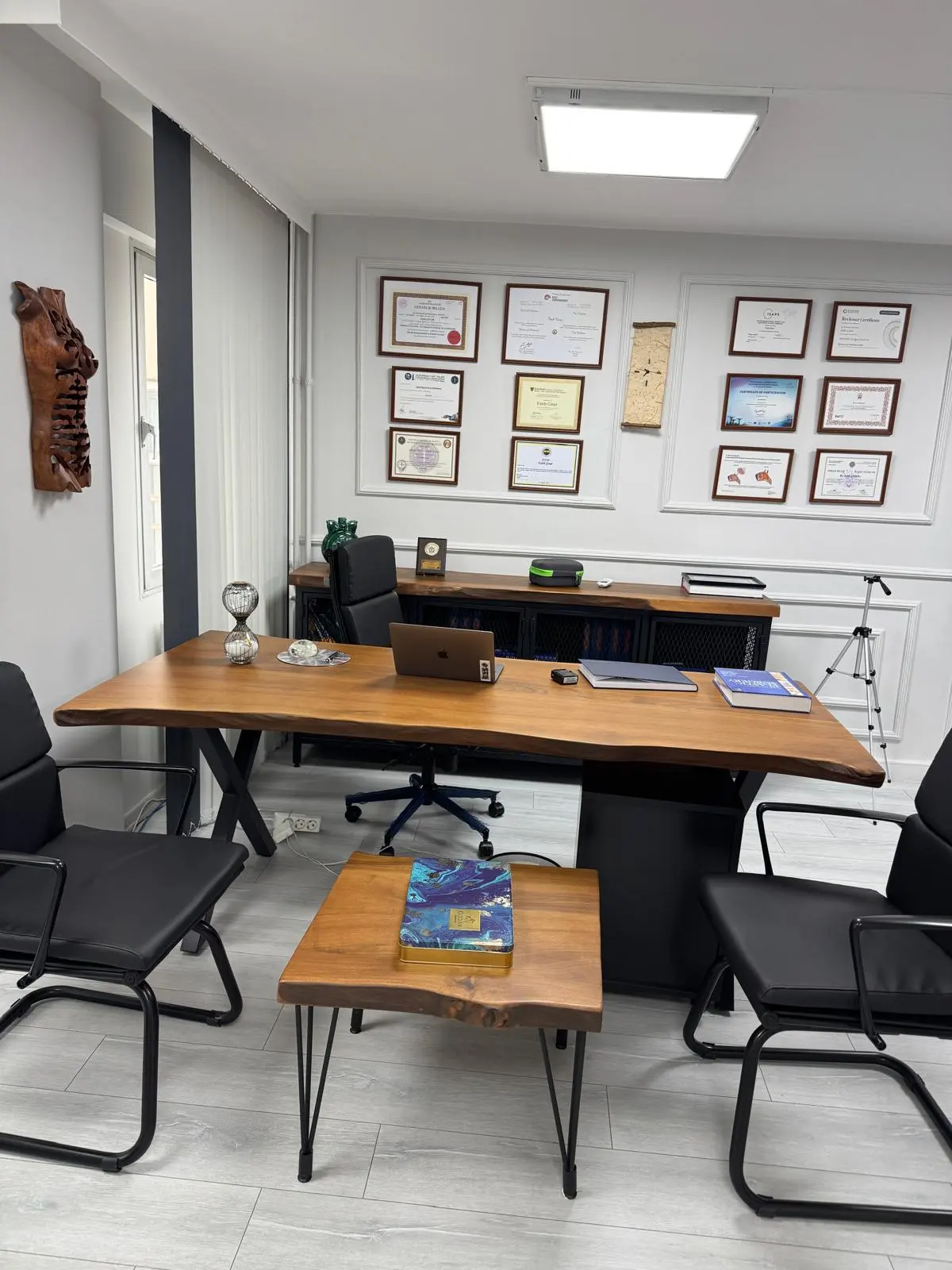 Clinic-provided photograph of Dr Fatih Çınar