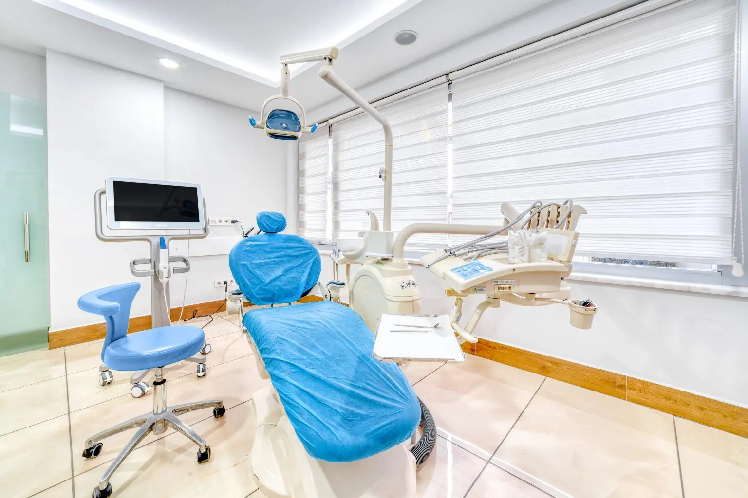 Clinic-provided photograph of Özer Dental Clinic