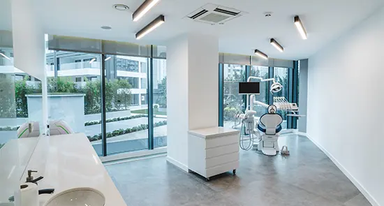 Clinic-provided photograph of Dent Royal