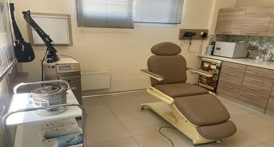 Clinic-provided photograph of Dr Sabahattin Yaser Kandal