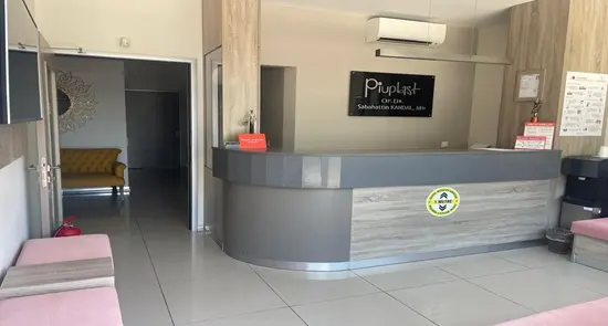 Clinic-provided photograph of Dr Sabahattin Yaser Kandal