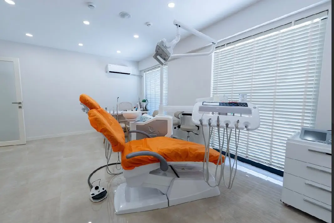 Clinic-provided photograph of Dent İlena