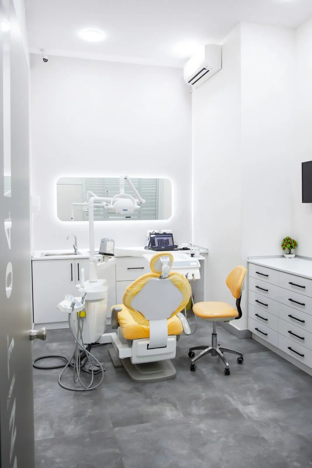Clinic-provided photograph of Dentetik Dental Clinic