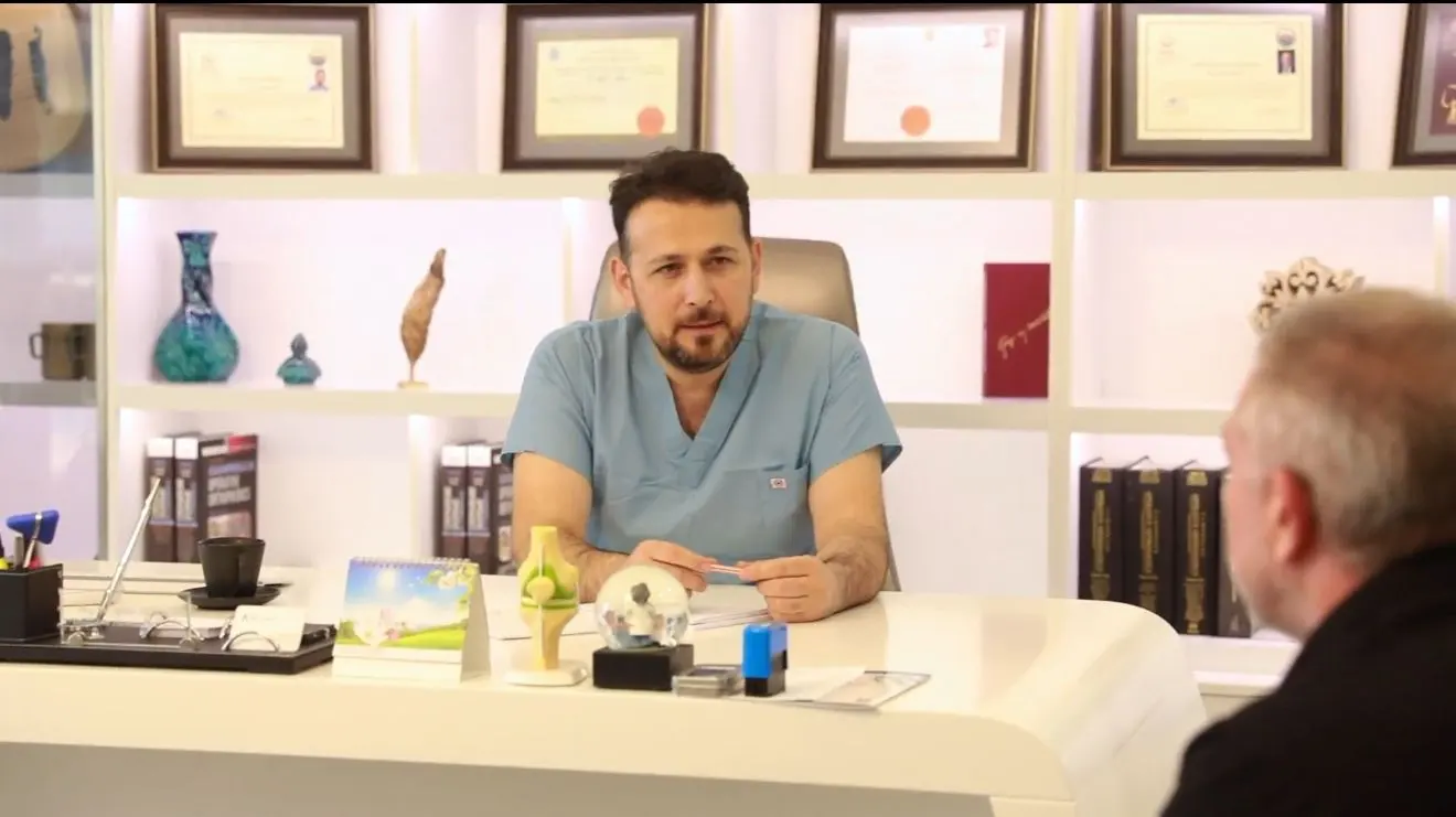 Clinic-provided photograph of Prof. Dr Aydın Arslan