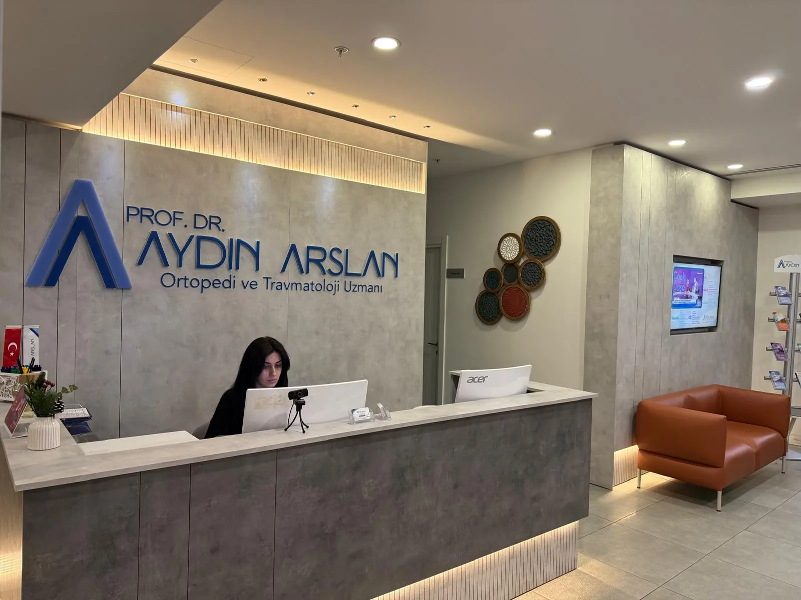 Clinic-provided photograph of Prof. Dr Aydın Arslan