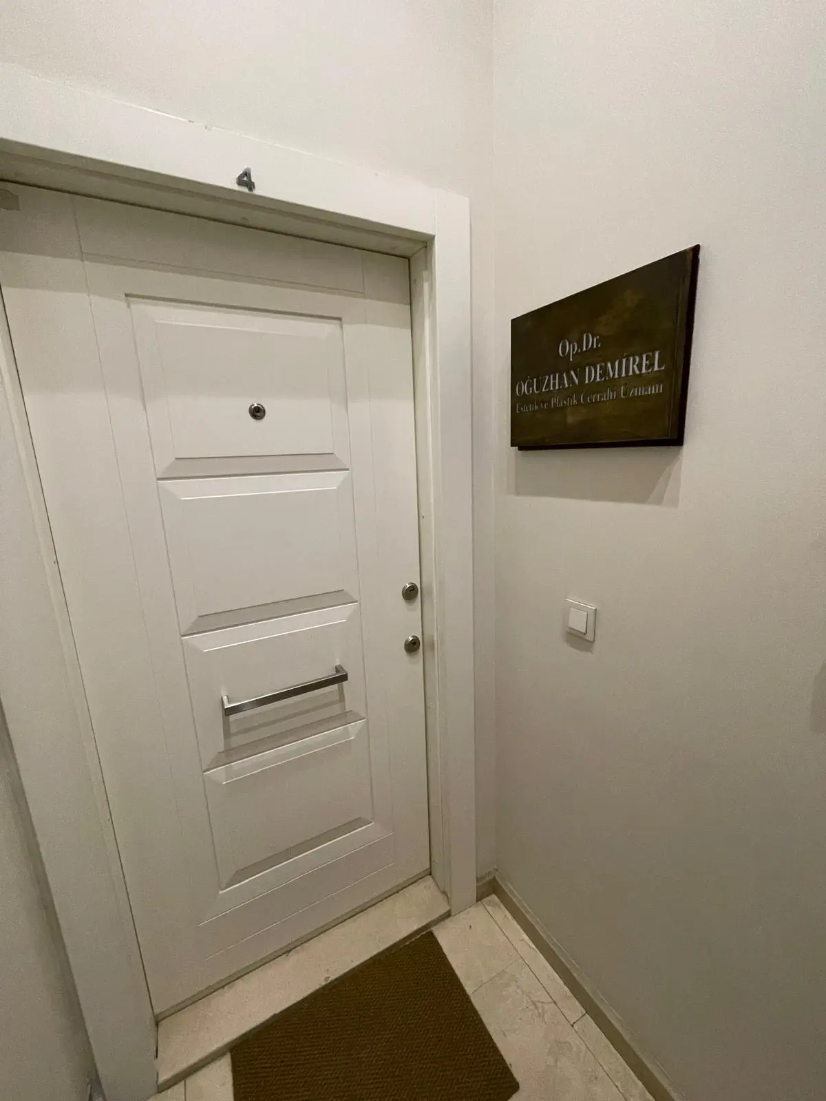 Clinic-provided photograph of Dr Oğuzhan Demirel