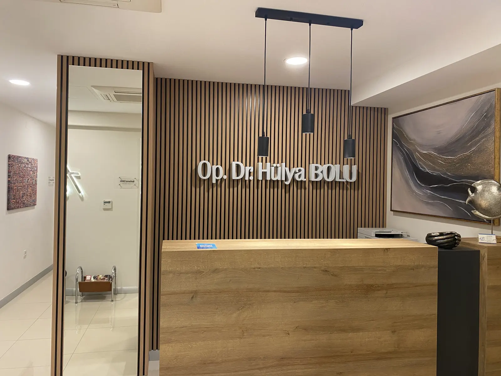 Clinic-provided photograph of Dr Hülya Bolu
