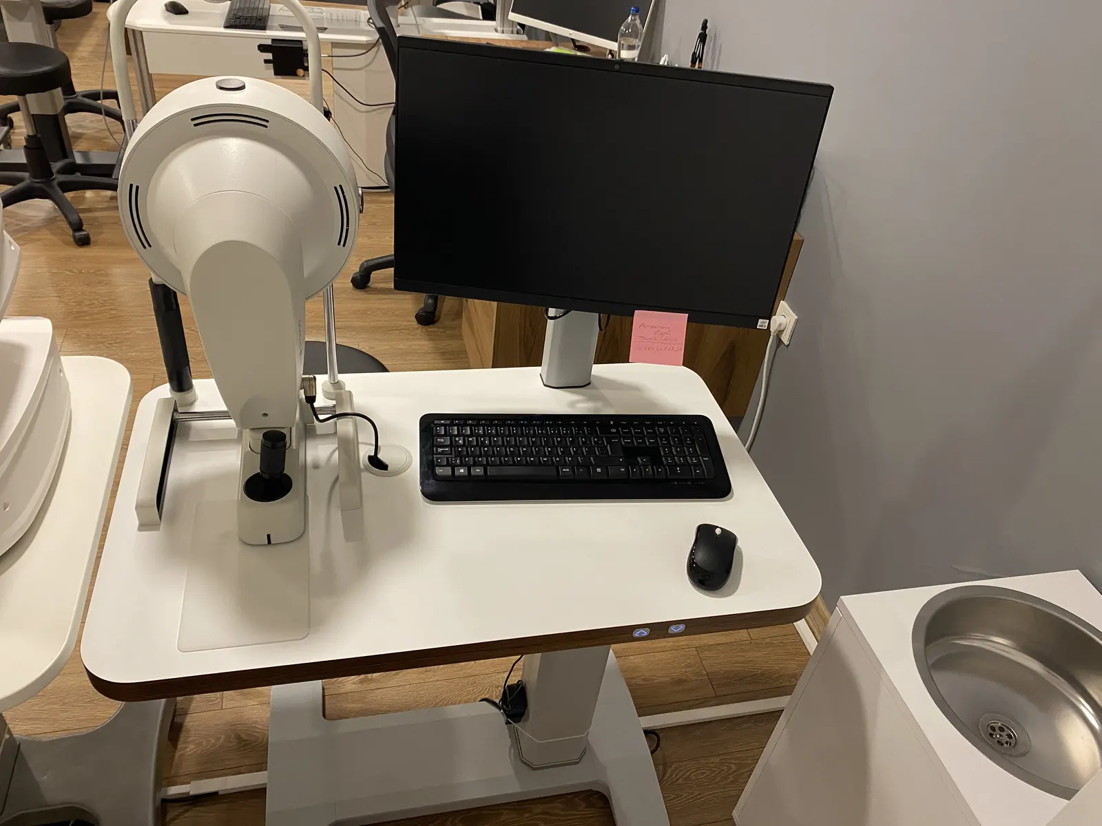 Clinic-provided photograph of Dr Hülya Bolu