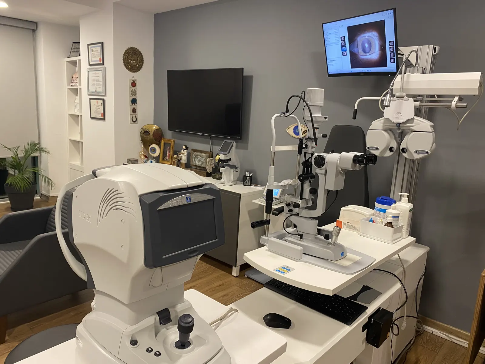 Clinic-provided photograph of Dr Hülya Bolu