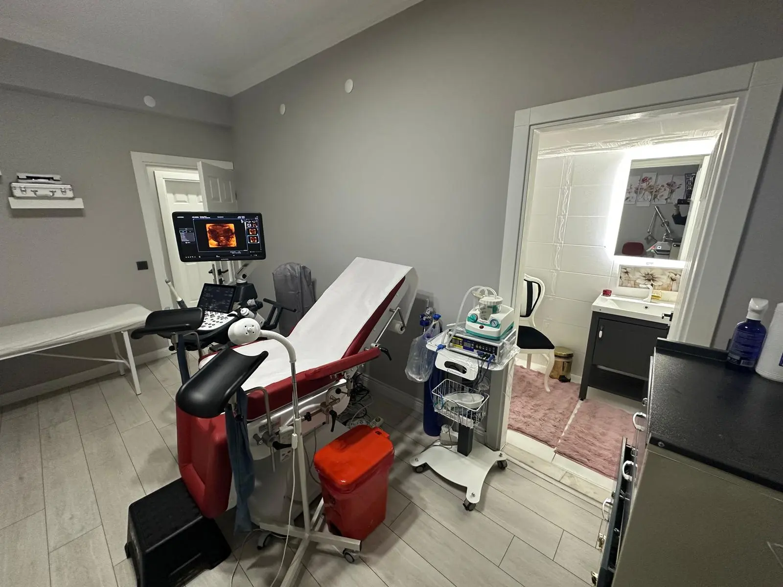 Clinic-provided photograph of Assoc. Prof. Dr Işıl Köleli