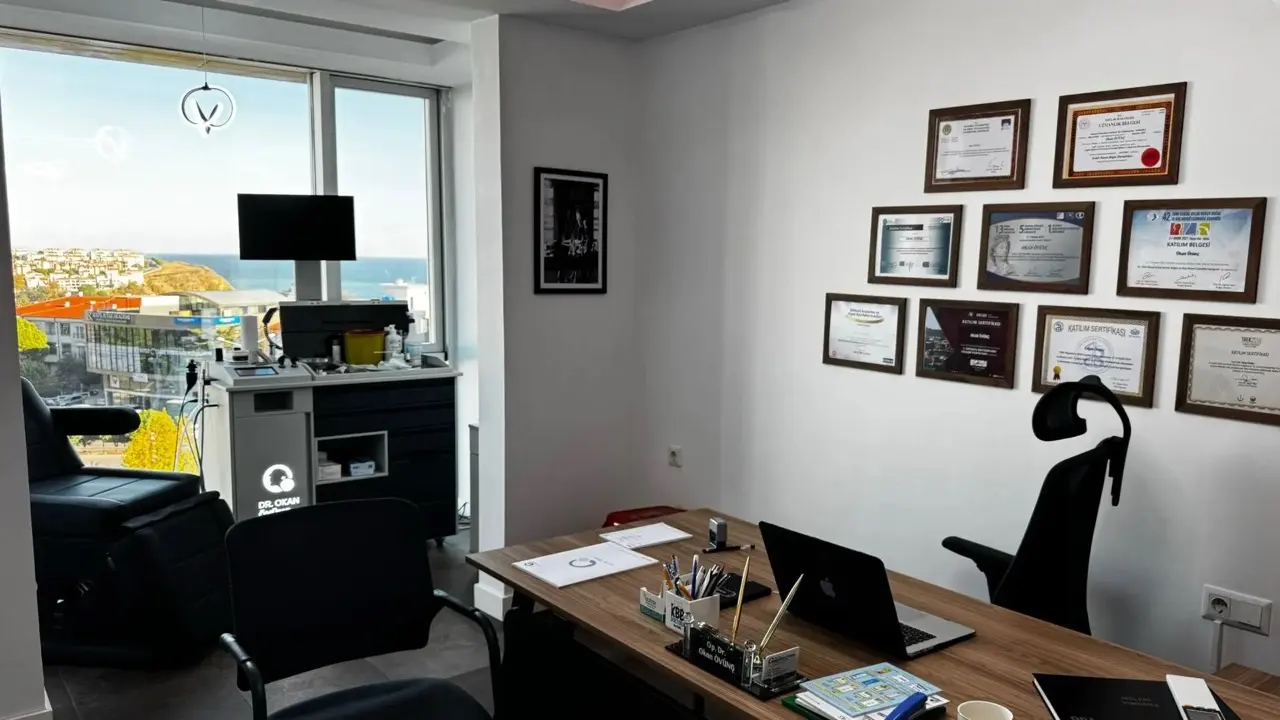 Clinic-provided photograph of Dr Okan Övünç