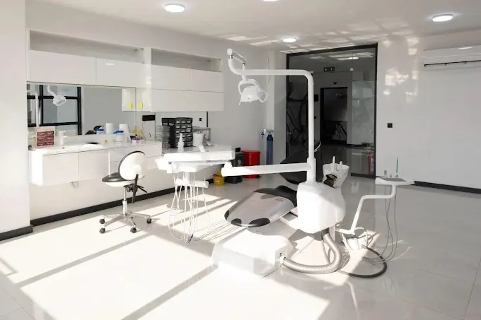 Von der Klinik bereitgestelltes Foto von Lo Smiles
