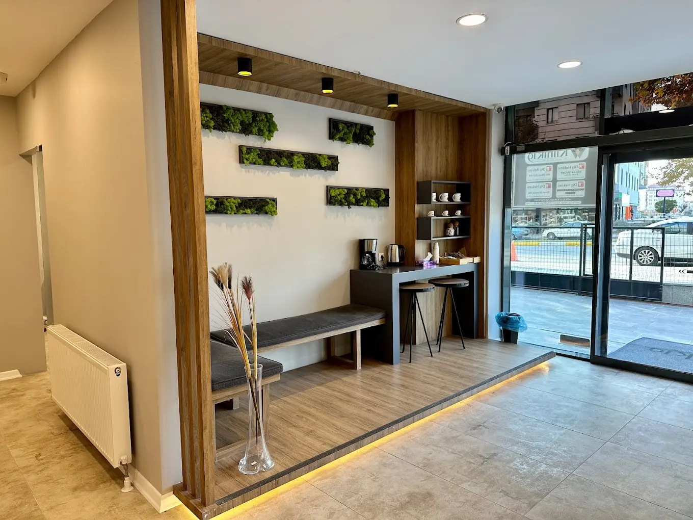 Clinic-provided photograph of Klinik 19