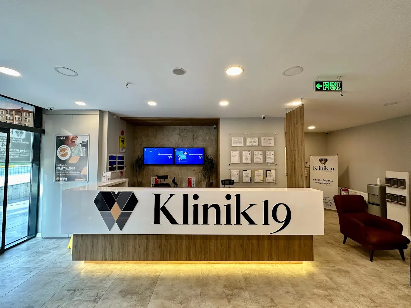 Clinic-provided photograph of Klinik 19