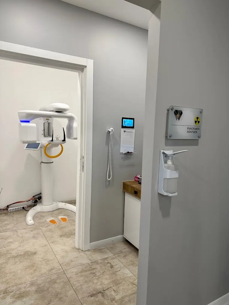 Clinic-provided photograph of Klinik 19