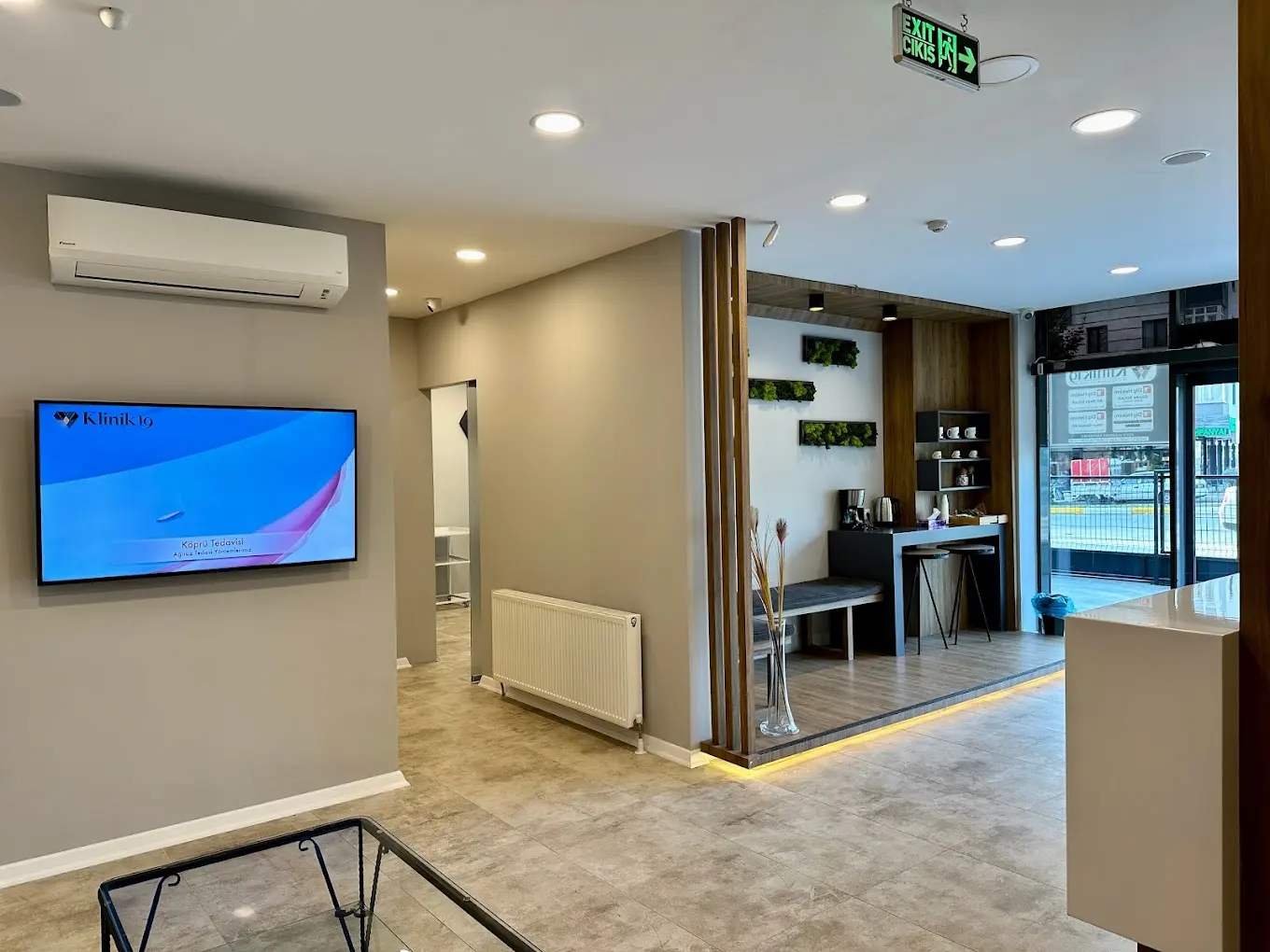 Clinic-provided photograph of Klinik 19