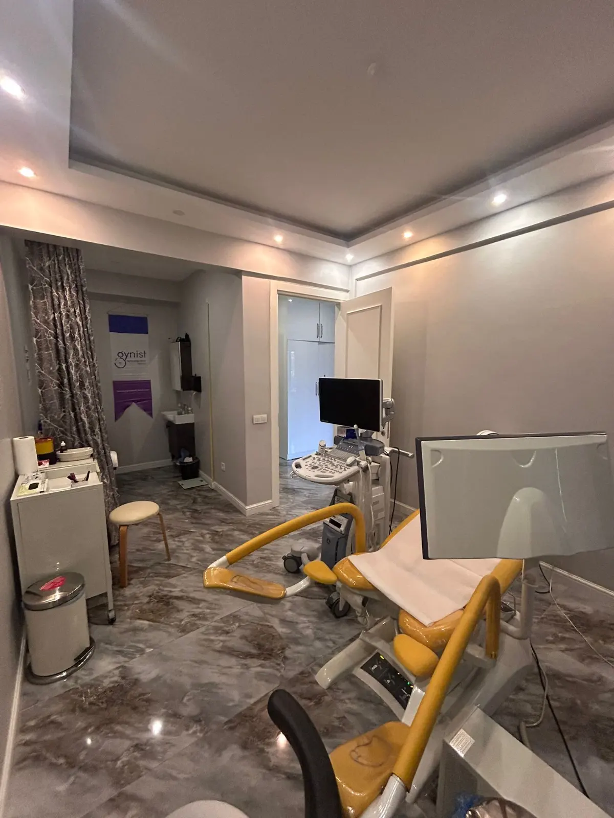 Clinic-provided photograph of Dr Tülay Çağlar (Özdemir)