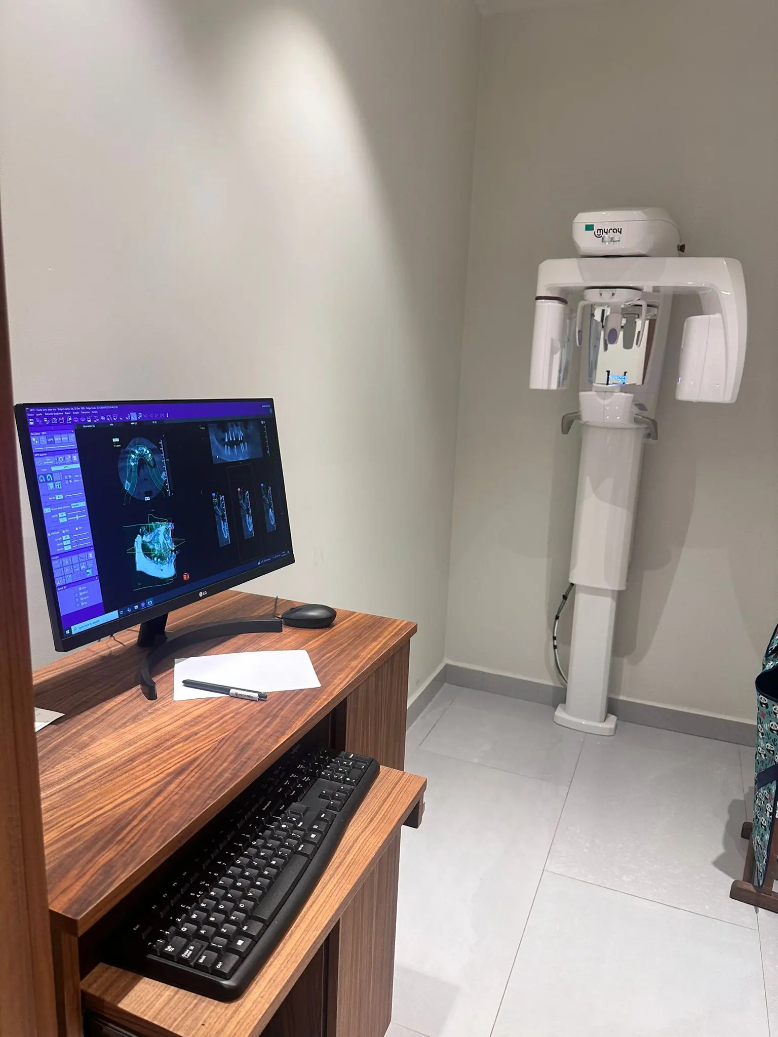 Clinic-provided photograph of Su Dental Center