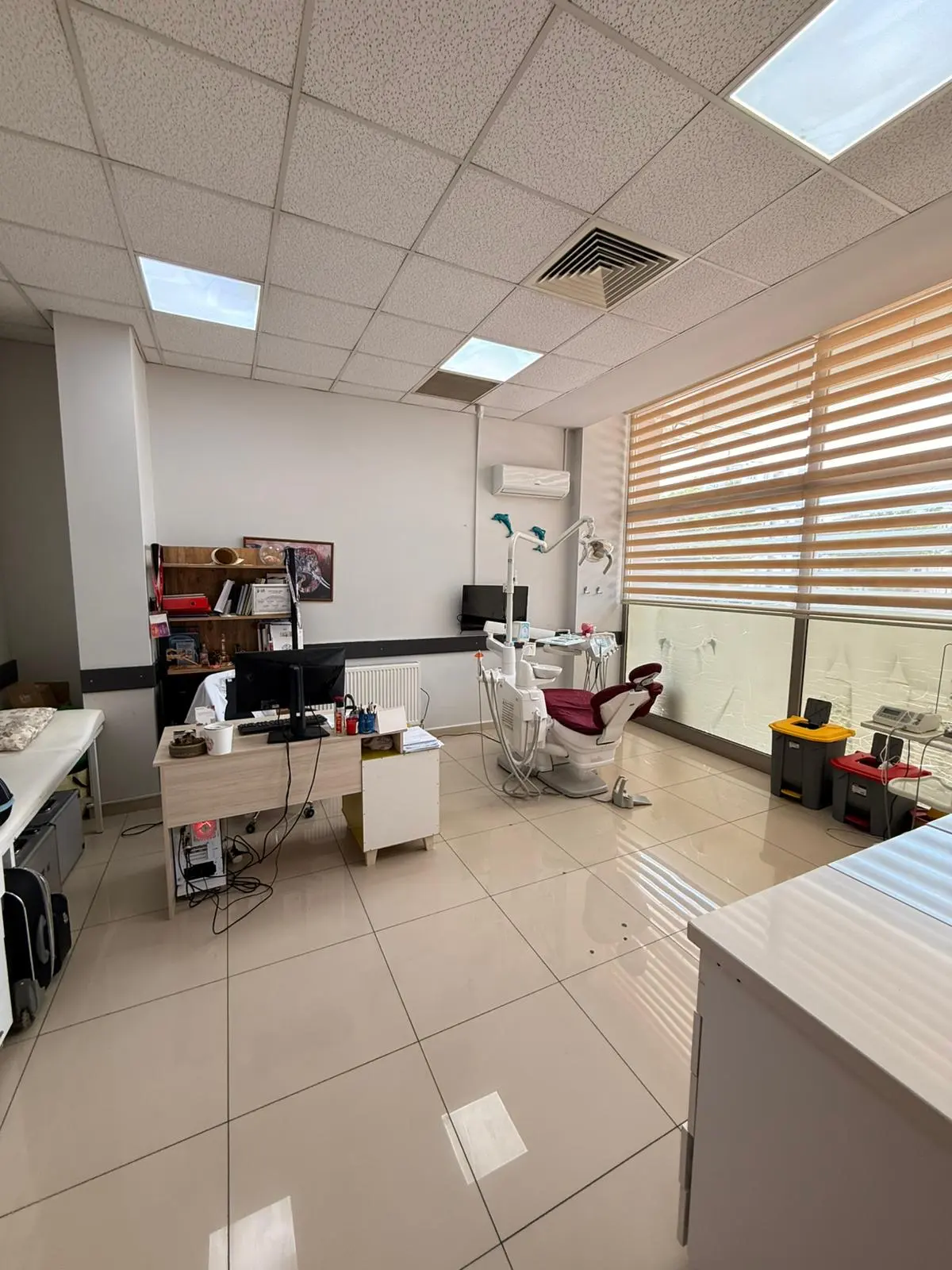 Clinic-provided photograph of Izmir Akademi Dental Clinic