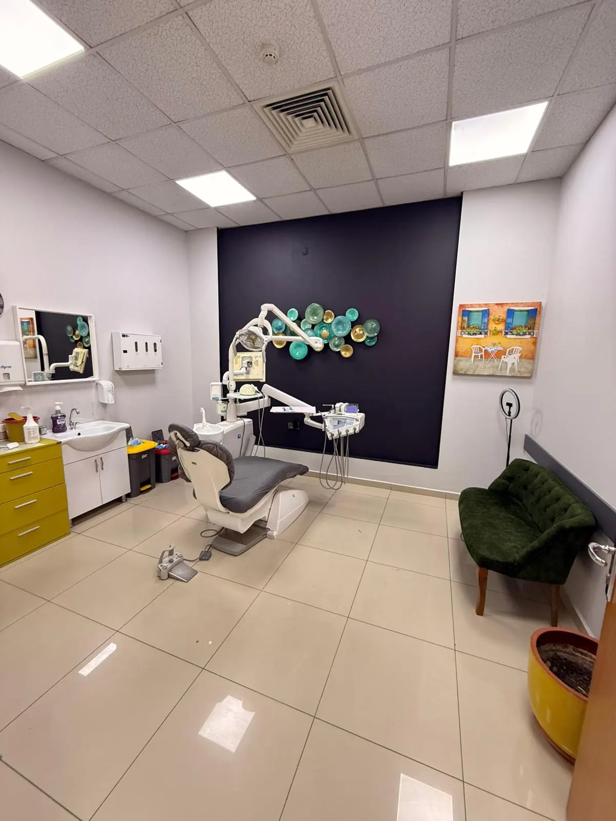 Clinic-provided photograph of Izmir Akademi Dental Clinic