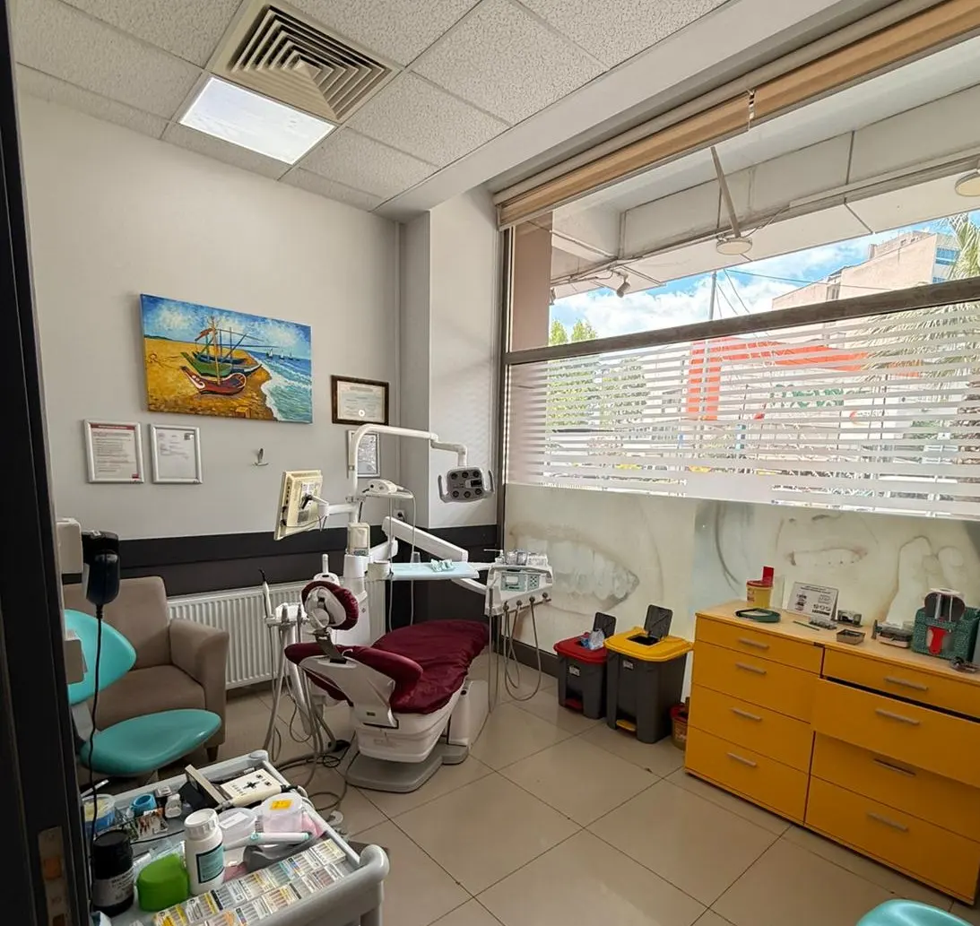 Clinic-provided photograph of Izmir Akademi Dental Clinic