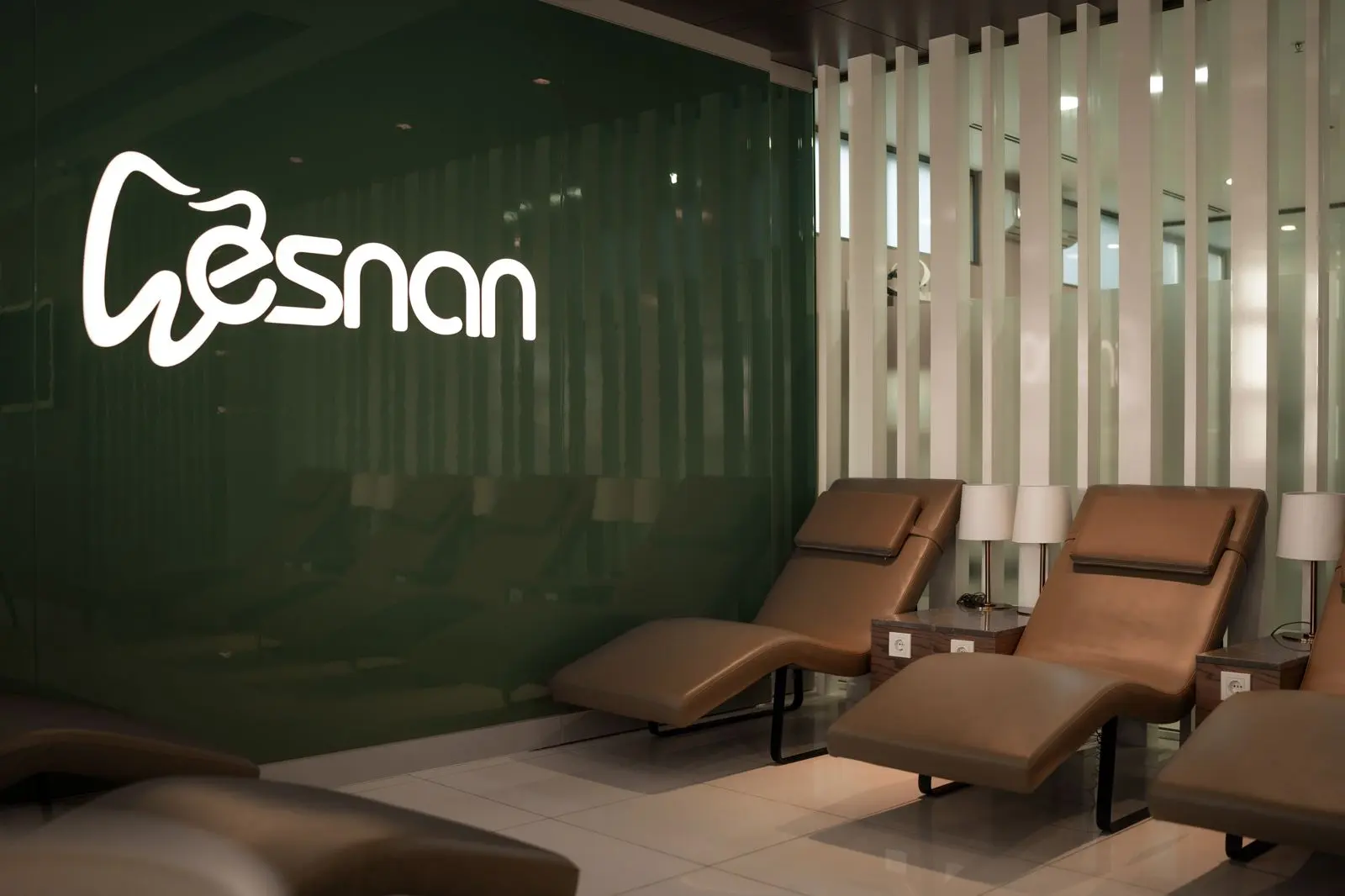 Clinic-provided photograph of Esnan Dental Clinic