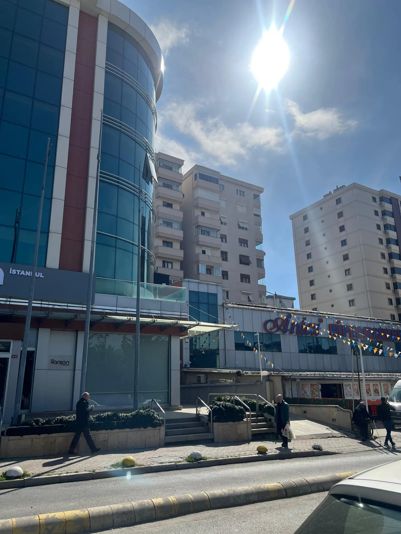 Clinic-provided photograph of Varisson Clinic