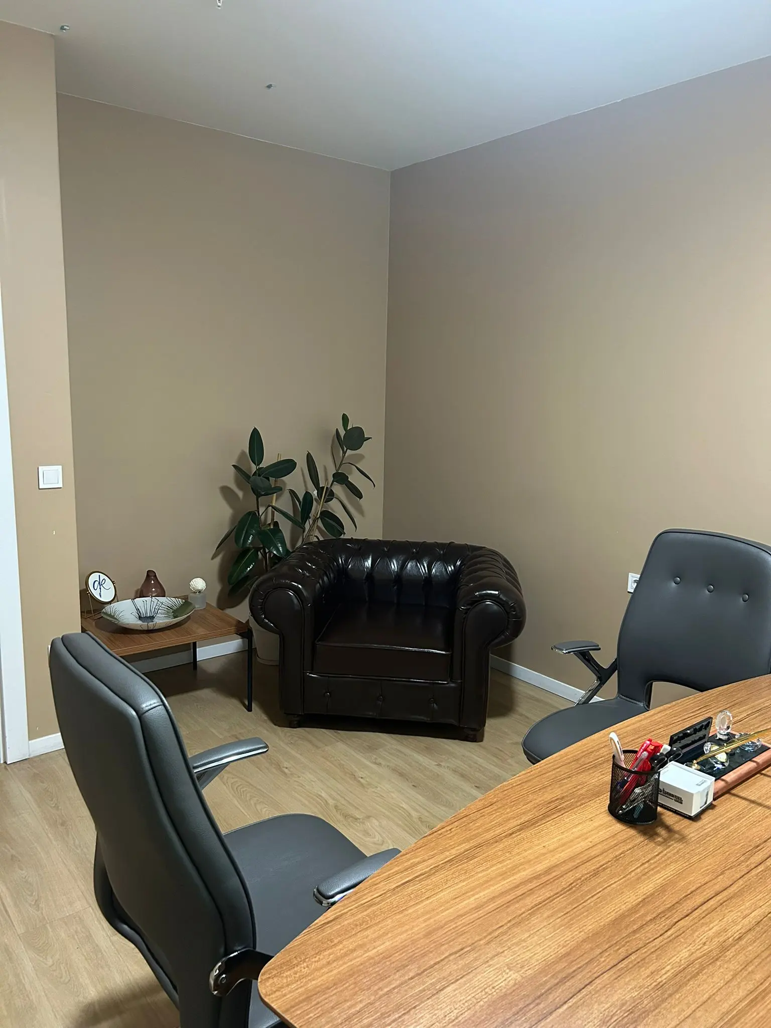 Clinic-provided photograph of Dr Ahmet Kaplan